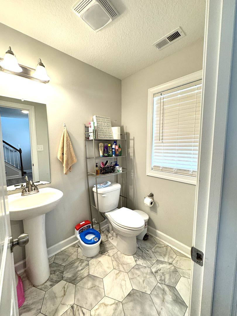 House for rent at 1109 Carteret Manor Dr, Jacksonville, NC 28546