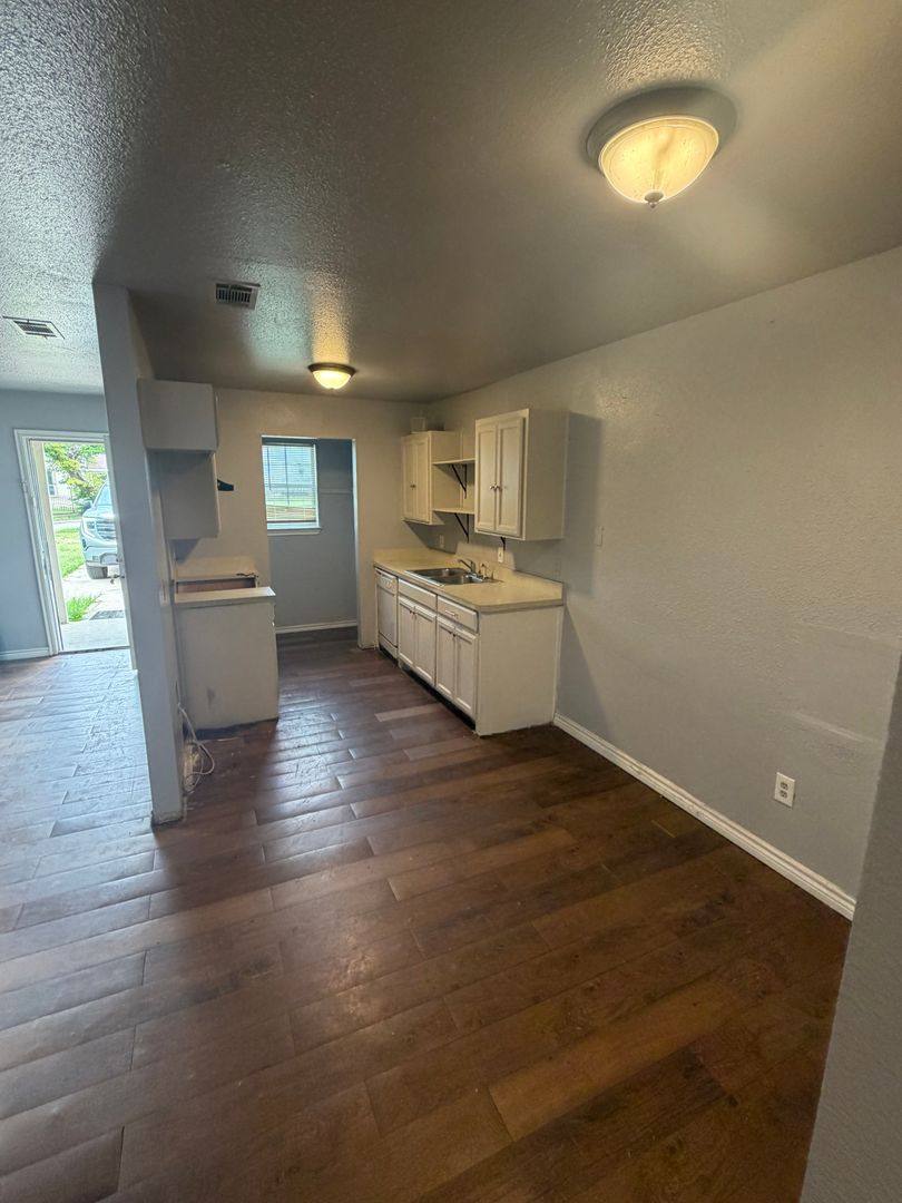 Apartment for rent at 3114 - 16 Ave, Fort Worth, TX 76105