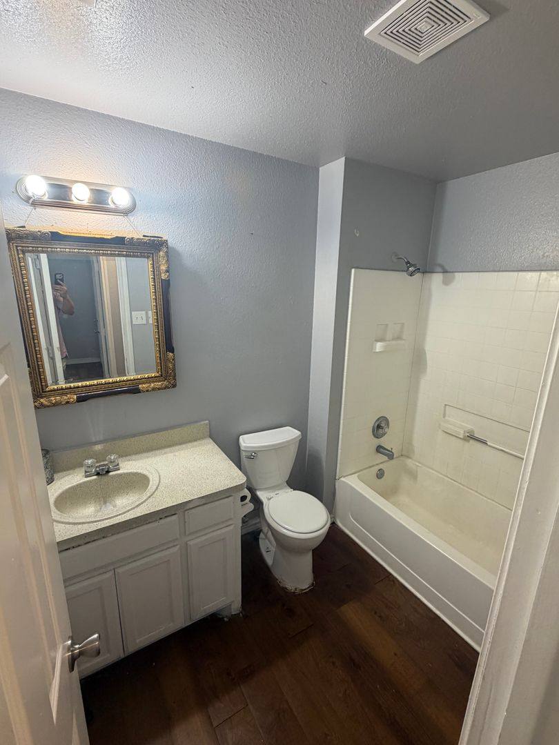 Apartment for rent at 3114 - 16 Ave, Fort Worth, TX 76105