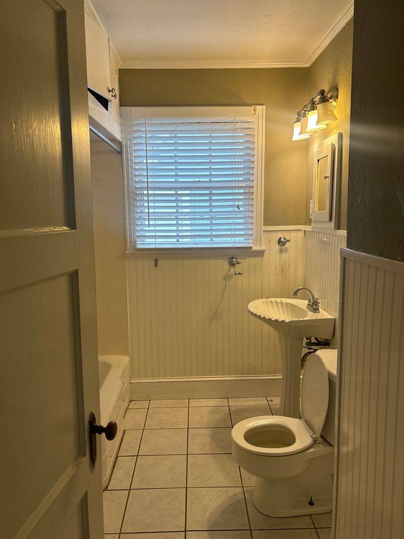 House for rent at 3827 Maryland St, Shreveport, LA 71106