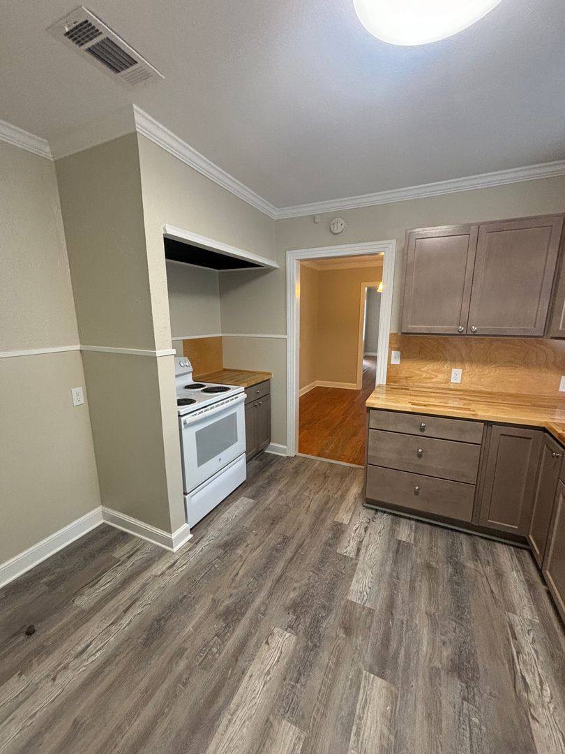 House for rent at 3827 Maryland St, Shreveport, LA 71106