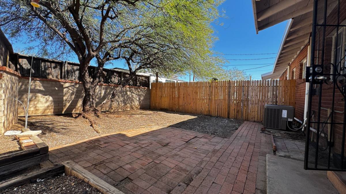 Apartment for rent at 4225 E Bellevue St, Tucson, AZ 85712