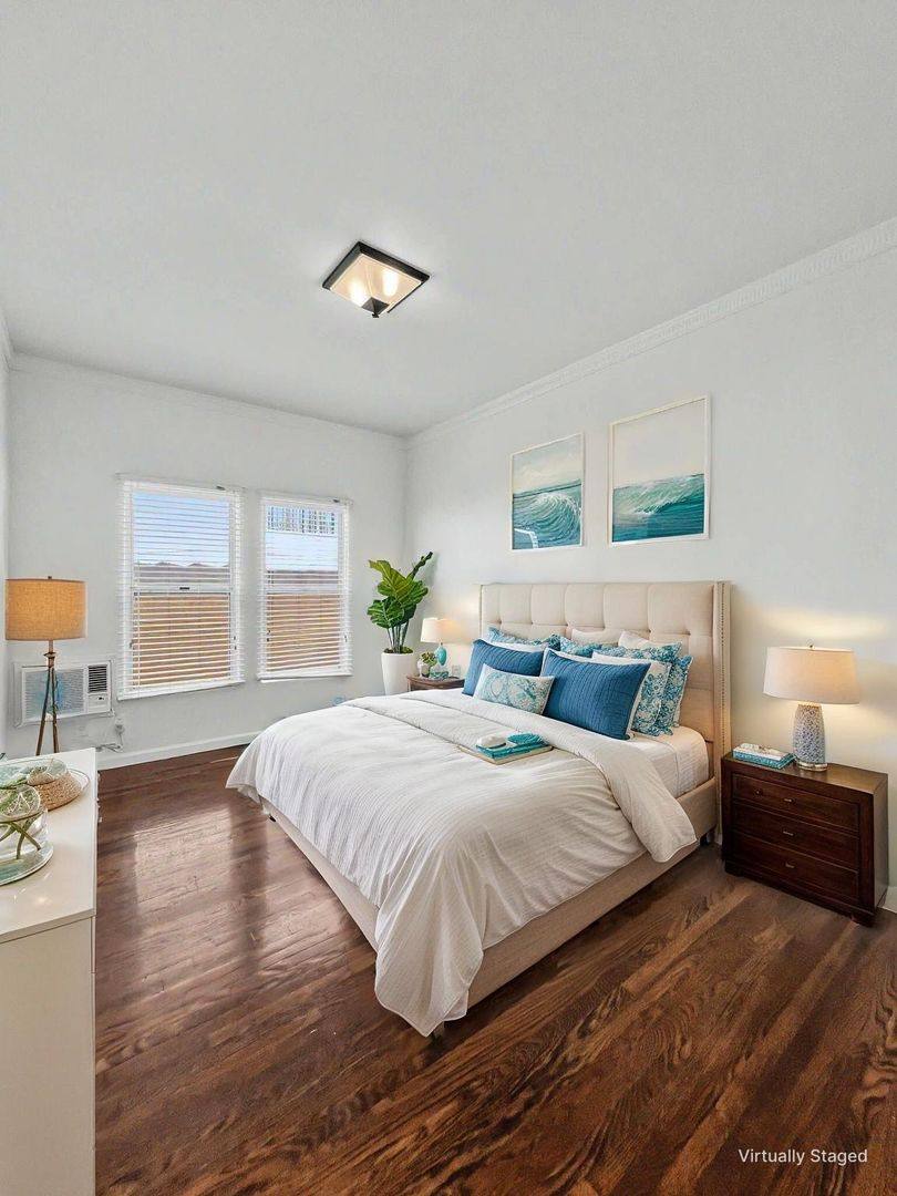 Apartment for rent at 203 N Almont Dr, Beverly Hills, CA 90211