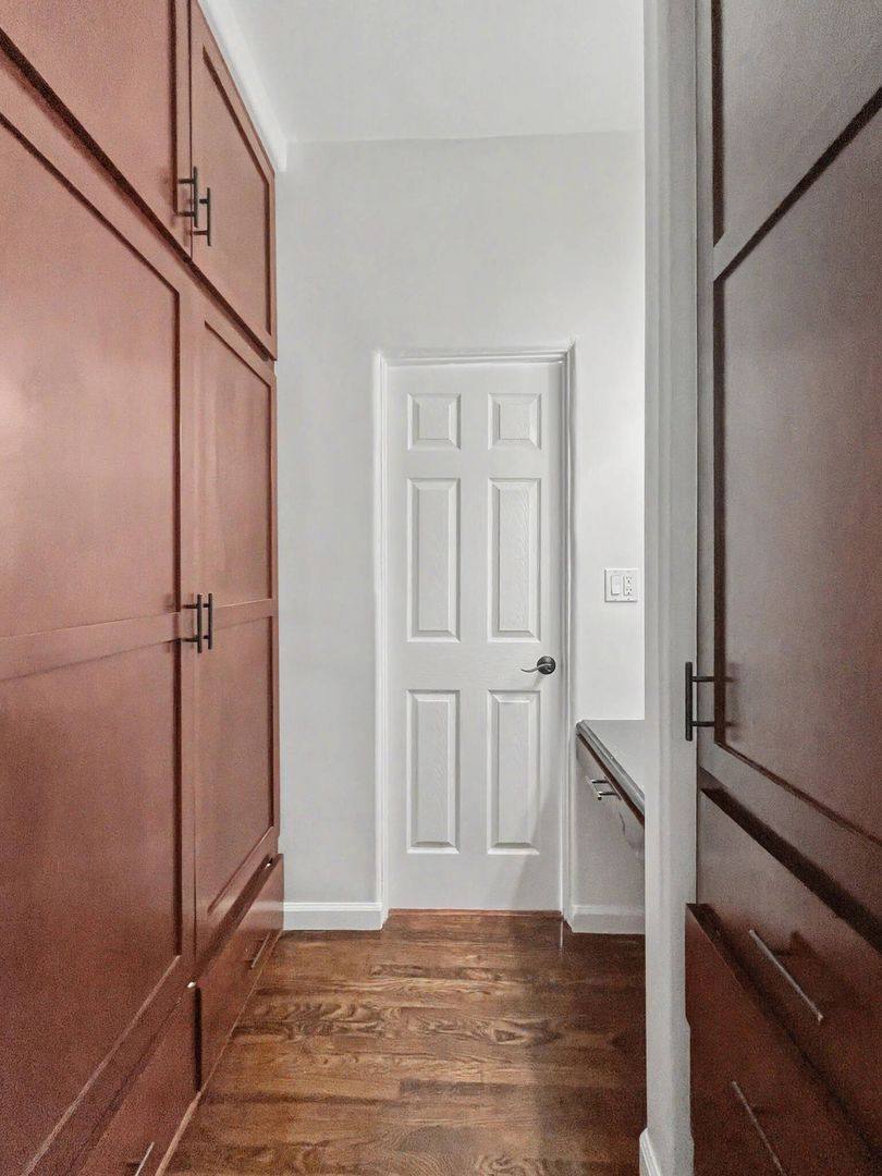 Apartment for rent at 203 N Almont Dr, Beverly Hills, CA 90211