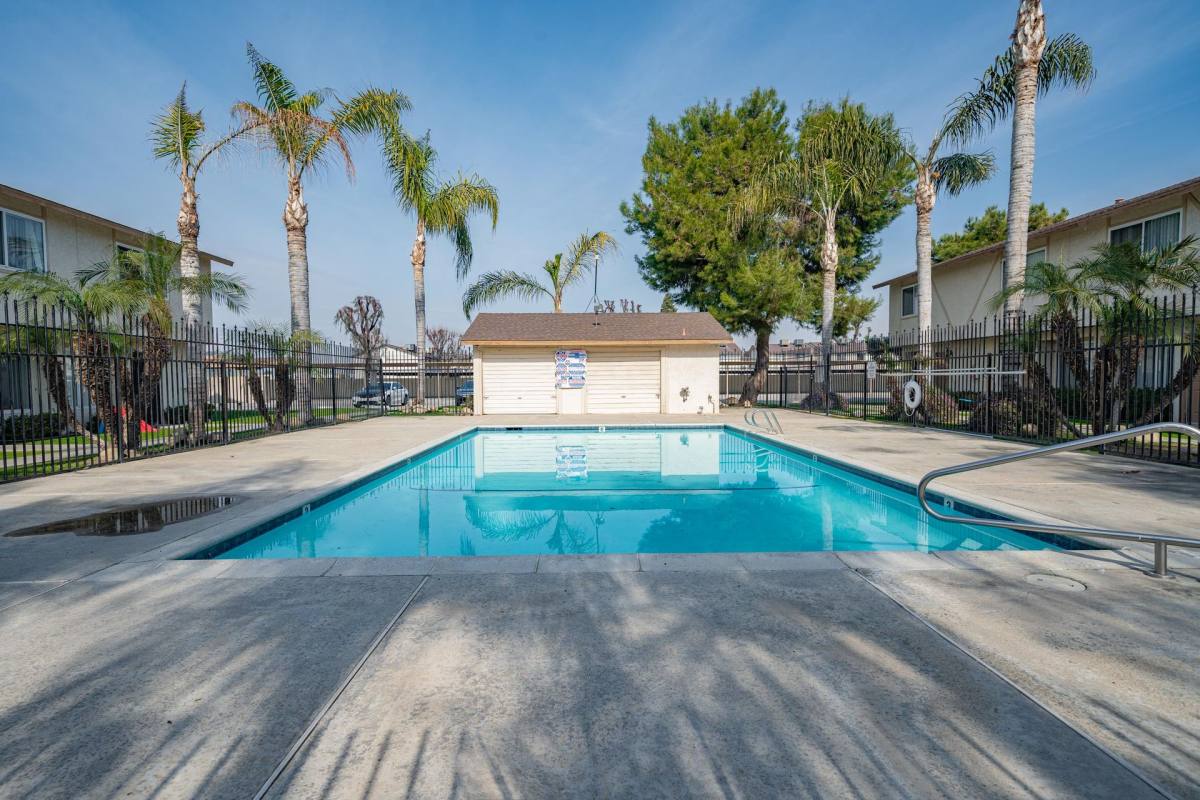 Apartment for rent at 4032 O St, Bakersfield, CA 93301