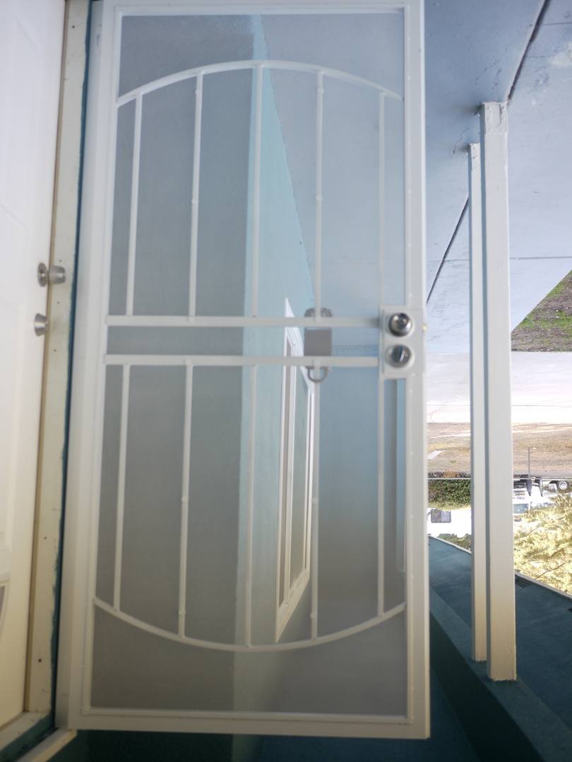 House for rent at 7676 Hemlock Ave, Hesperia, CA 92345