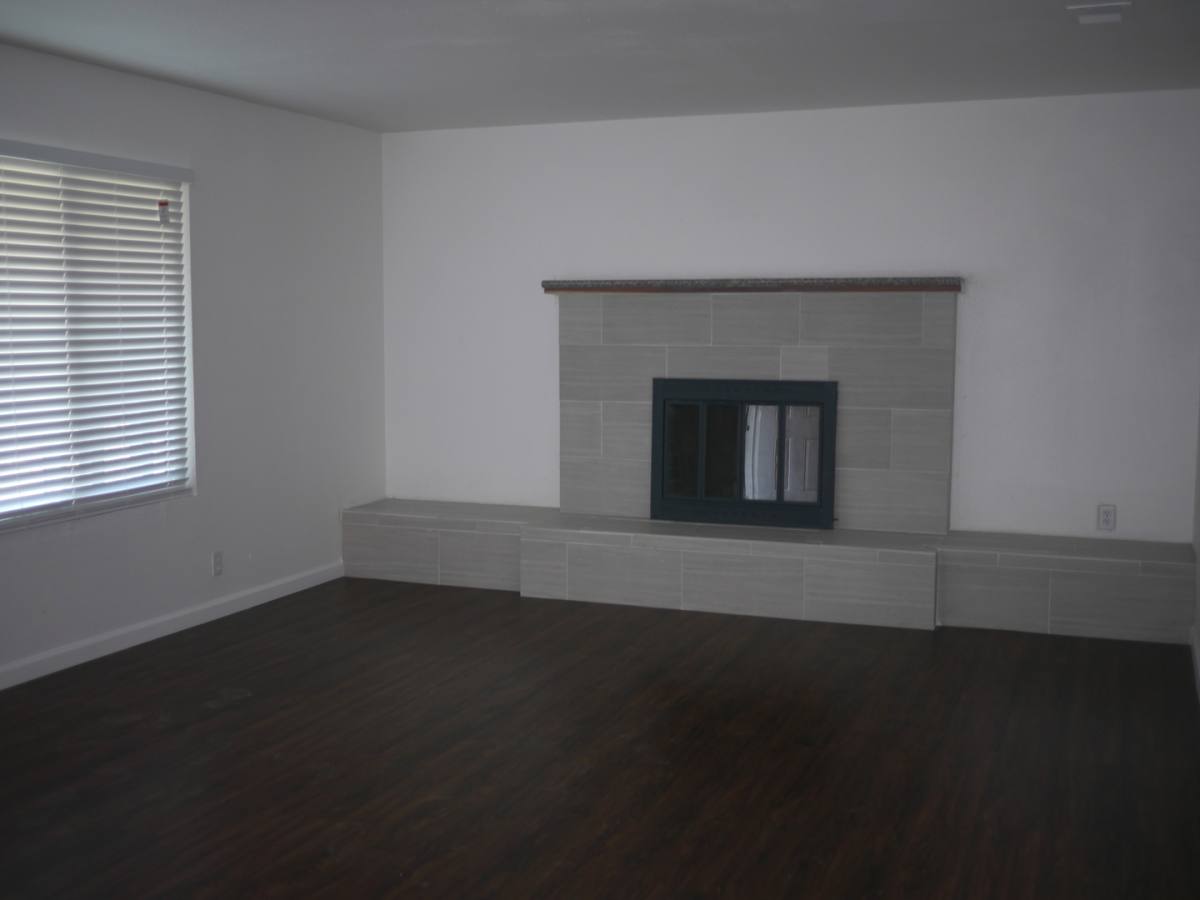 House for rent at 7676 Hemlock Ave, Hesperia, CA 92345