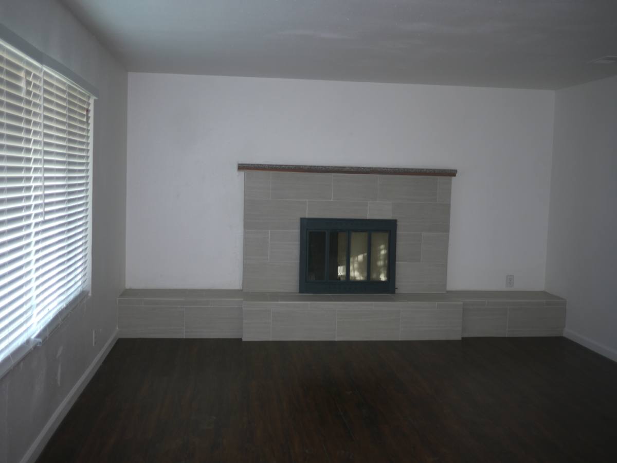 House for rent at 7676 Hemlock Ave, Hesperia, CA 92345