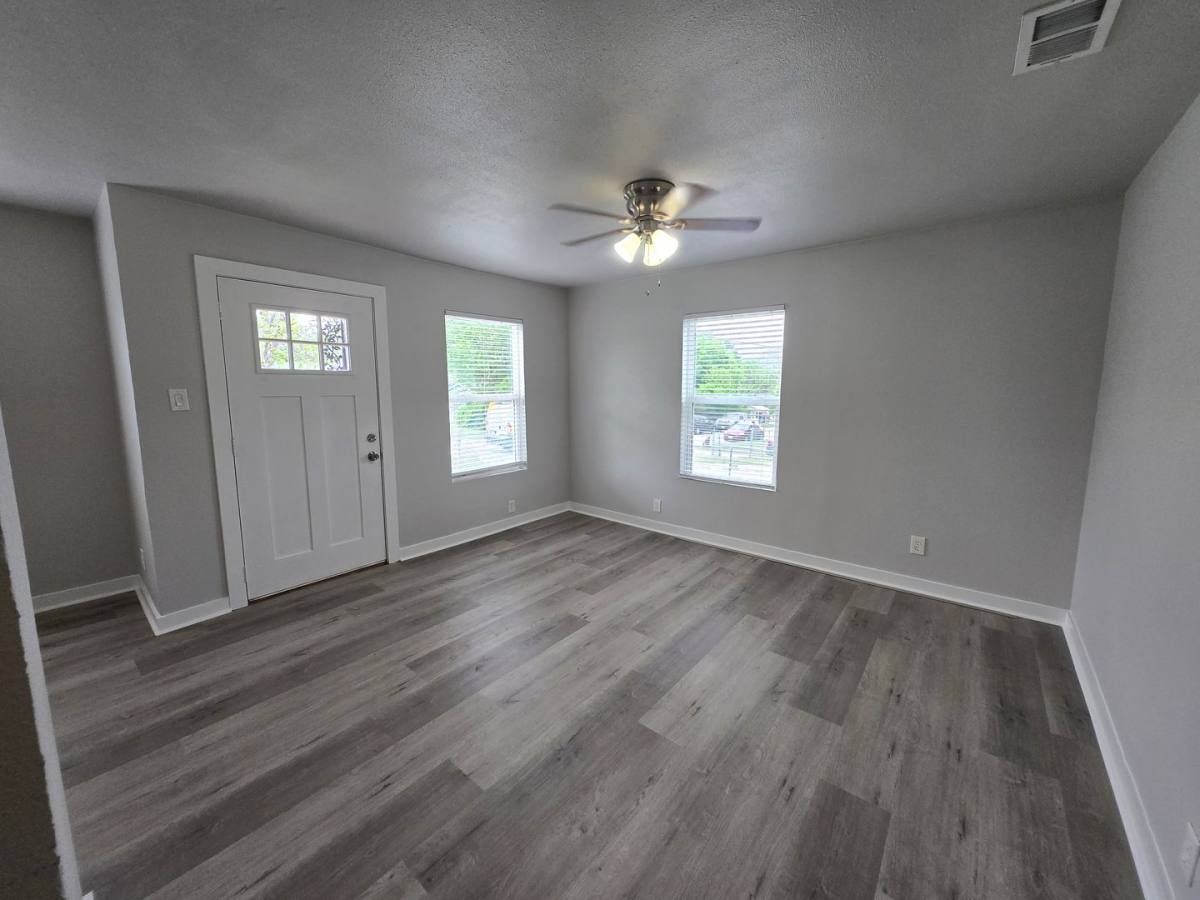 House for rent at 501 A Parkdale Ave, Fort Worth, TX 76105