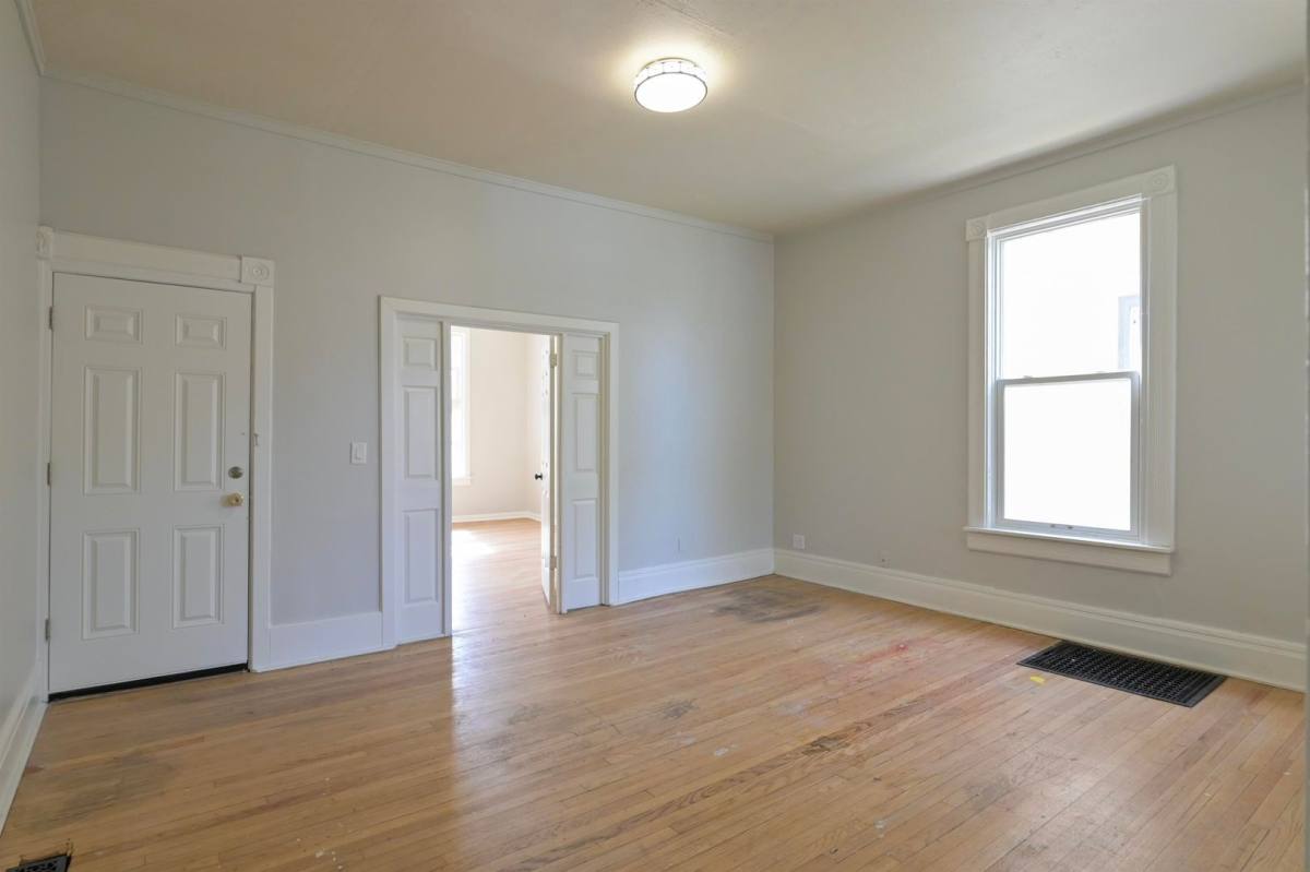 Apartment for rent at 532 S 30th St, Omaha, NE 68105