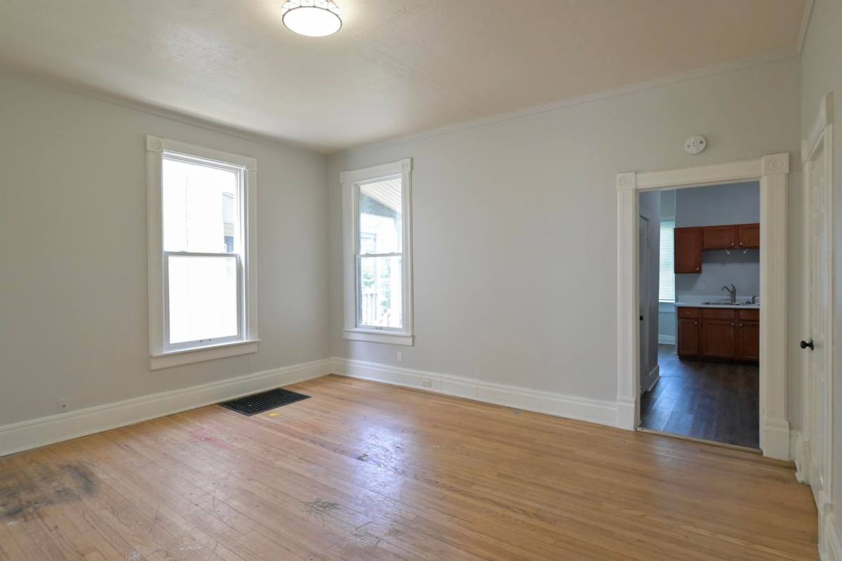 Apartment for rent at 532 S 30th St, Omaha, NE 68105