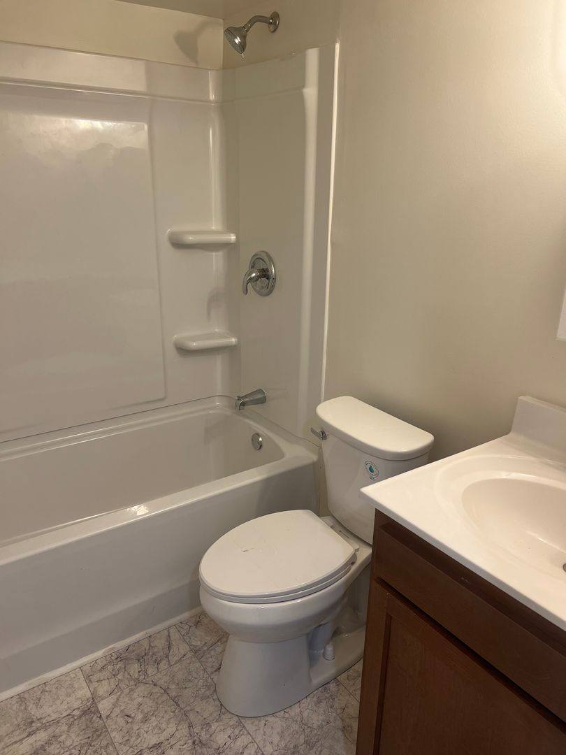 Apartment for rent at 935 37th St, Newport News, VA 23607