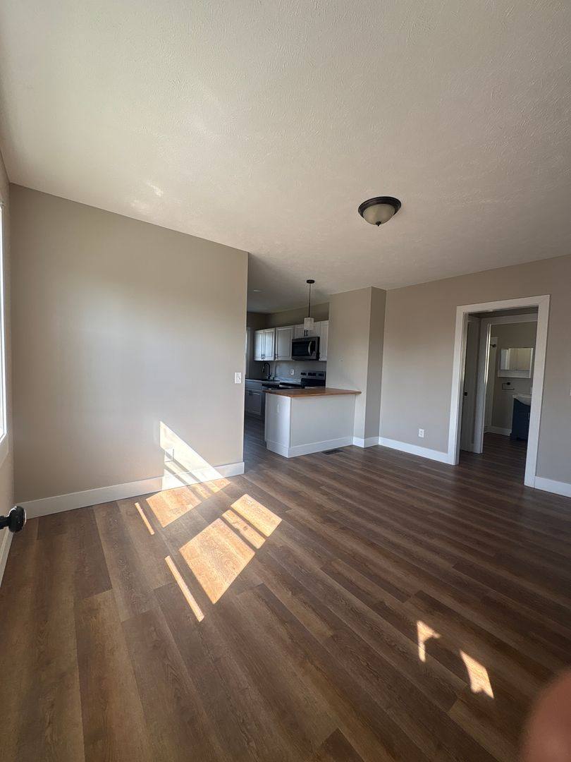 Apartment for rent at 3104 Poe Ave, Cleveland, OH 44109