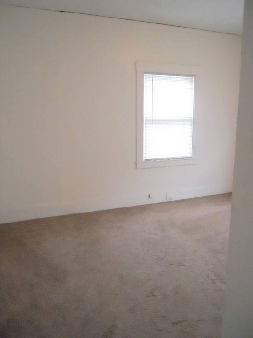 Apartment for rent at 809 E 28th St, Oakland, CA 94606