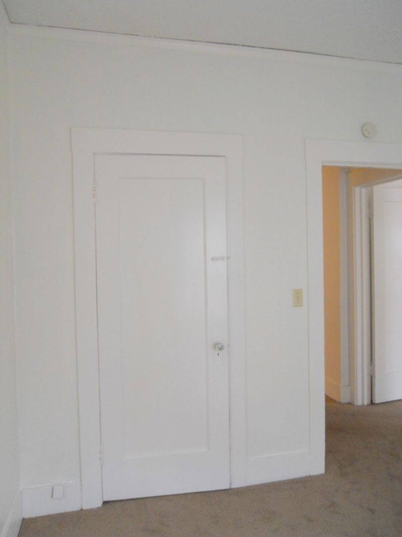 Apartment for rent at 809 E 28th St, Oakland, CA 94606