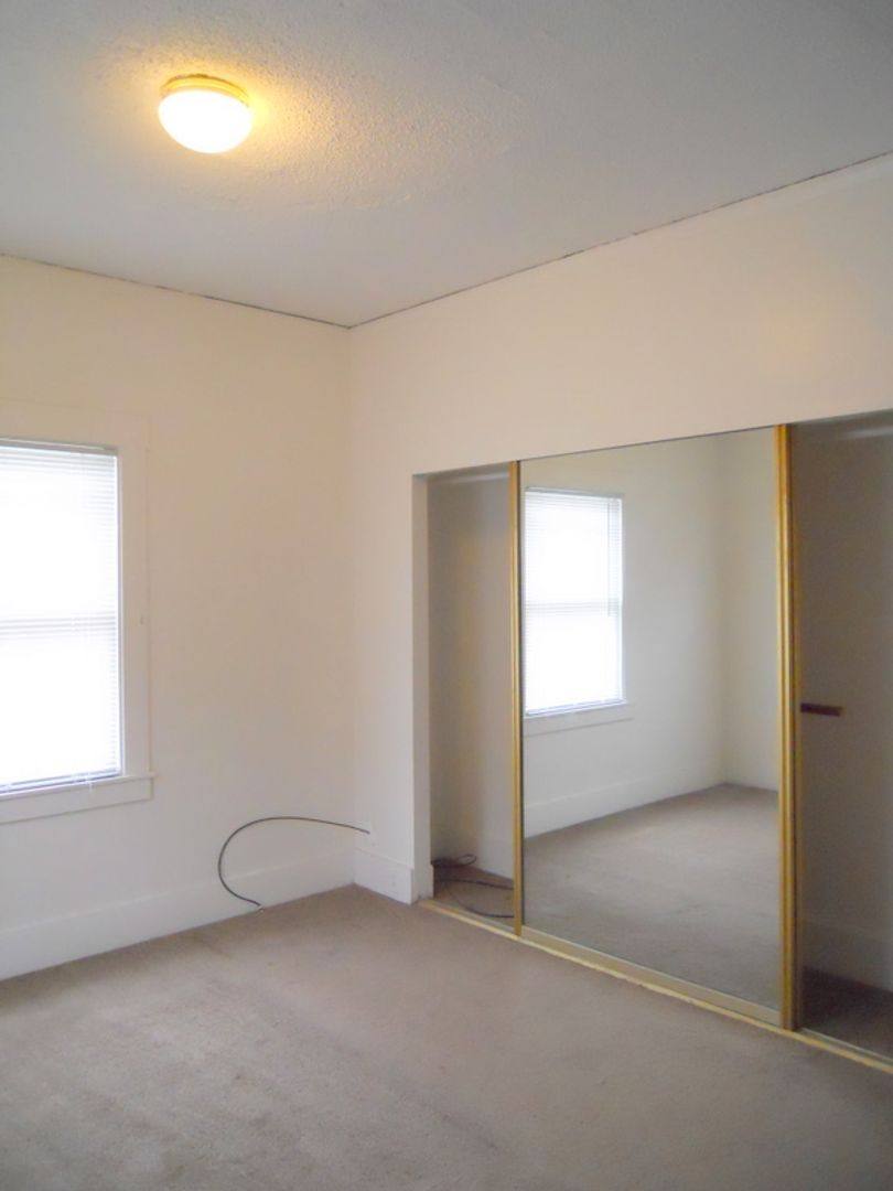 Apartment for rent at 809 E 28th St, Oakland, CA 94606