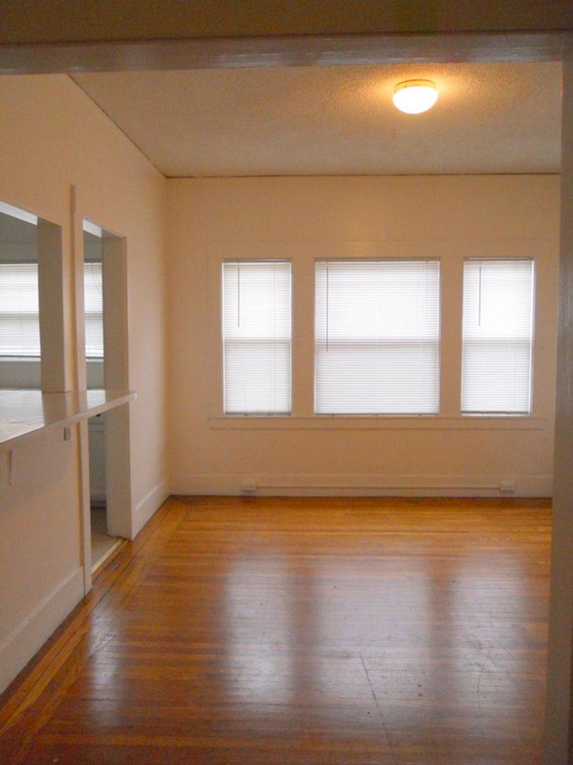Apartment for rent at 809 E 28th St, Oakland, CA 94606