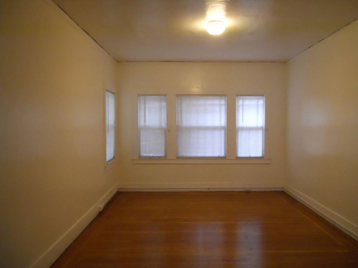 Apartment for rent at 809 E 28th St, Oakland, CA 94606