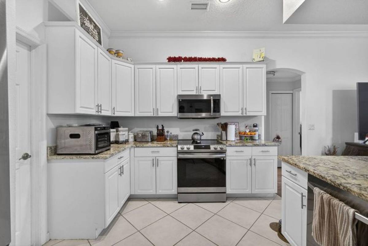 House for rent at 146 Fernwood Crescent, West Palm Beach, FL 33411