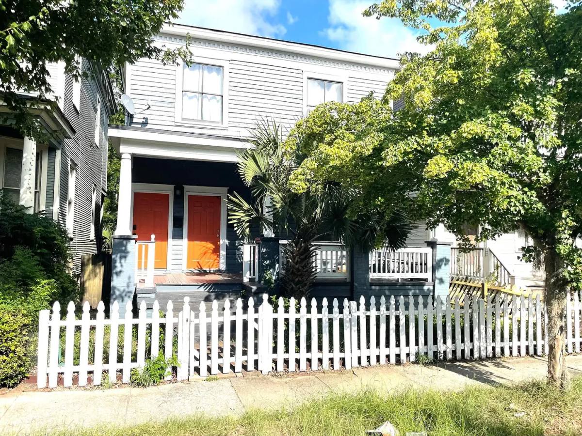 Apartment for rent at 2206 Barnard St, Savannah, GA 31401