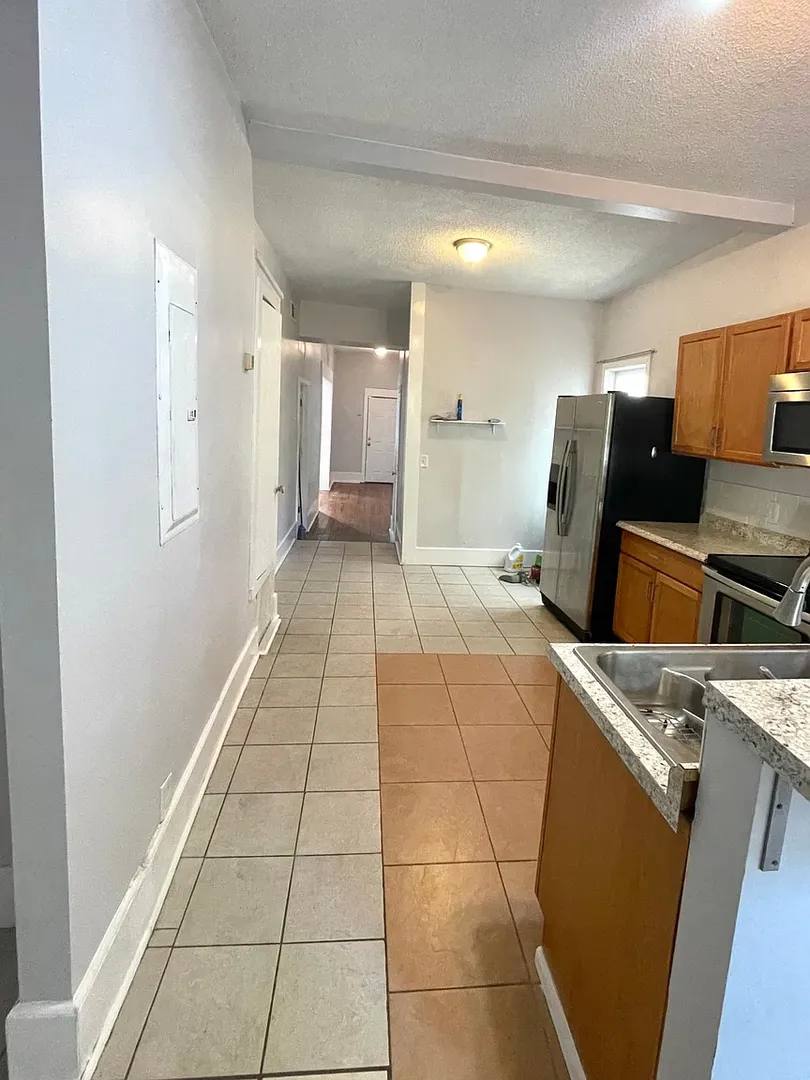 Apartment for rent at 2206 Barnard St, Savannah, GA 31401