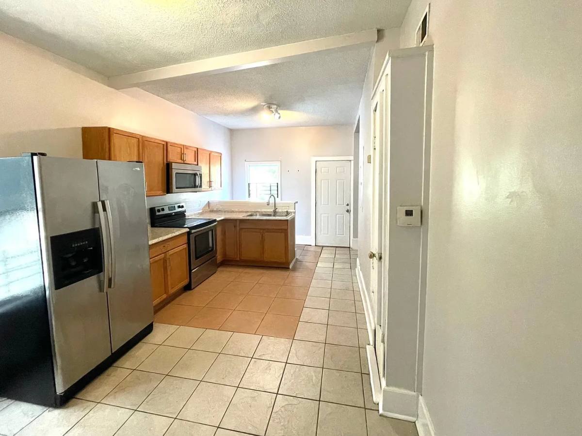 Apartment for rent at 2206 Barnard St, Savannah, GA 31401