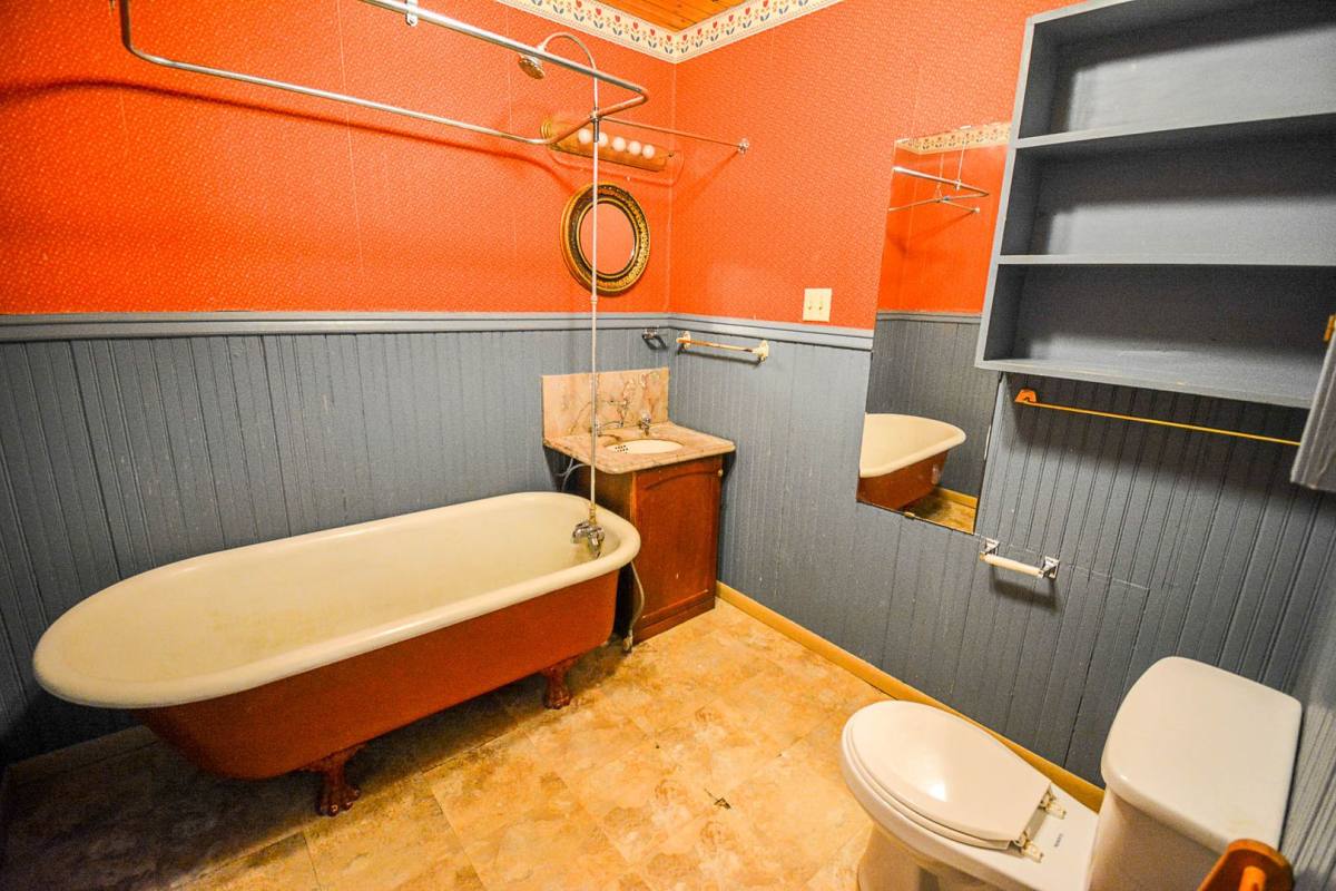 Apartment for rent at 209 S Pearl St, Albert Lea, MN 56007
