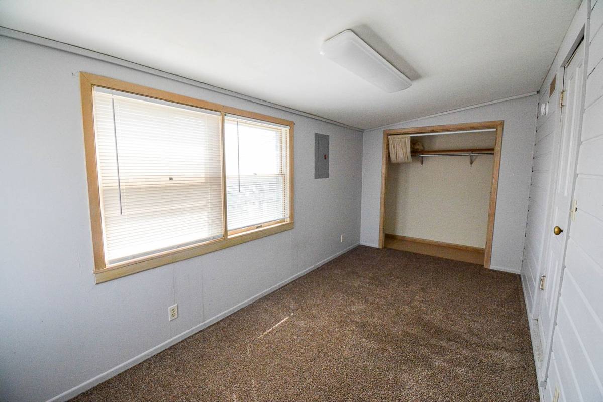 Apartment for rent at 209 S Pearl St, Albert Lea, MN 56007