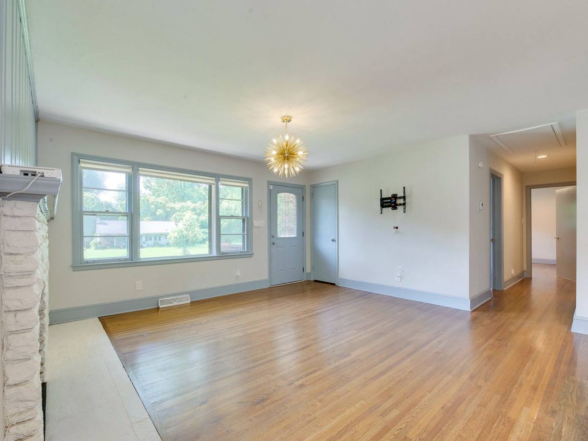 House for rent at 3921 Sheffield Dr, Charlotte, NC 28205