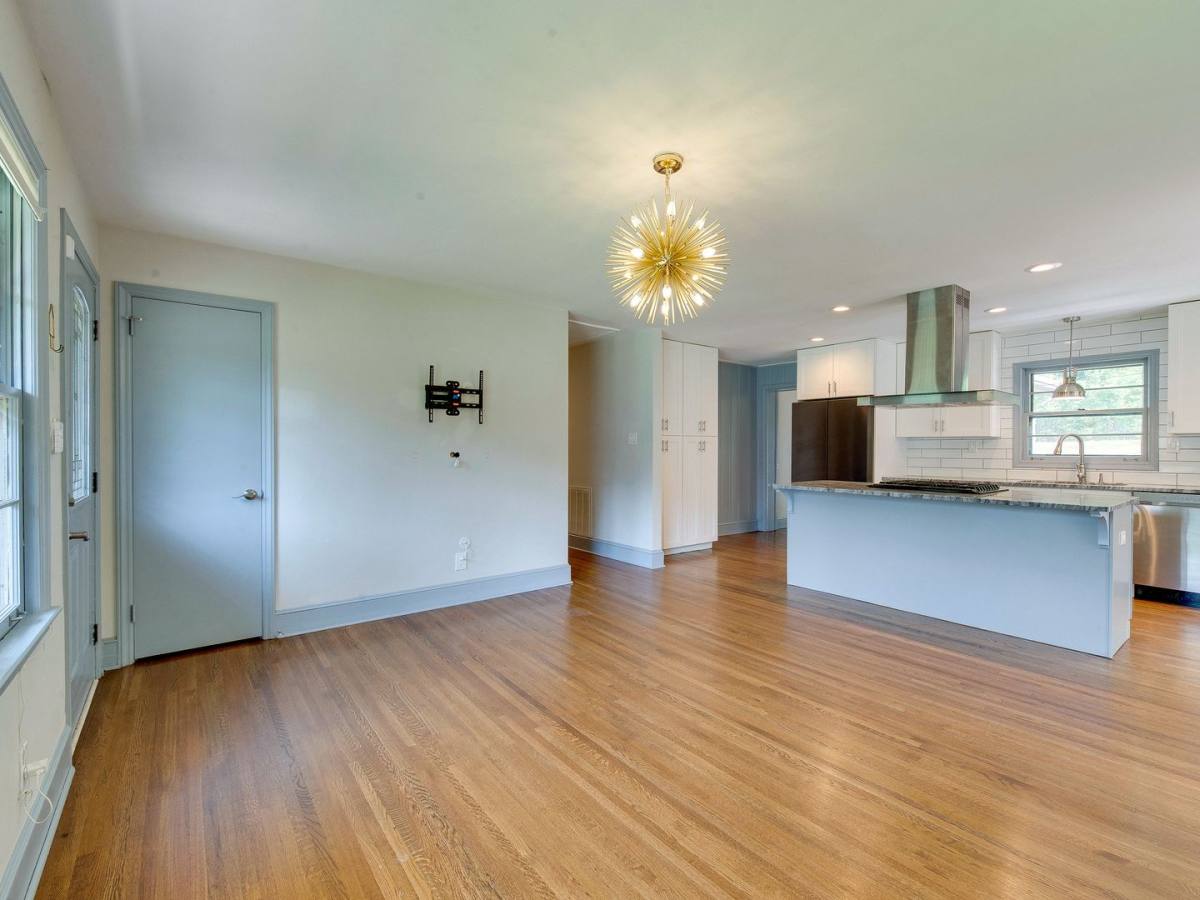 House for rent at 3921 Sheffield Dr, Charlotte, NC 28205