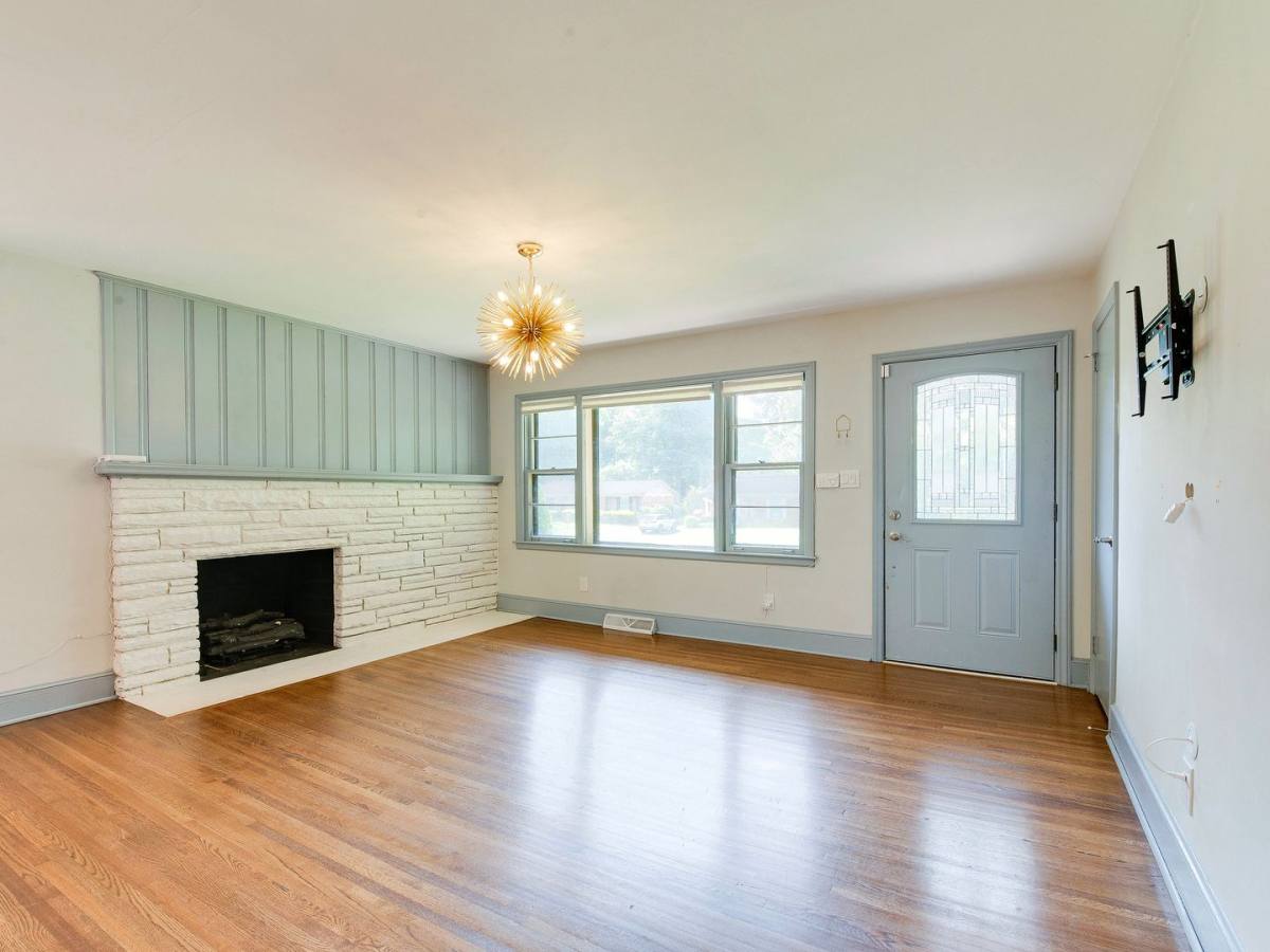 House for rent at 3921 Sheffield Dr, Charlotte, NC 28205