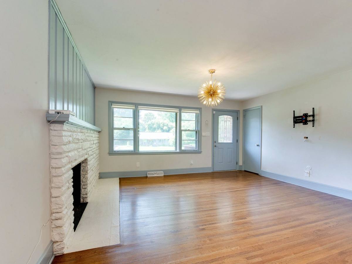 House for rent at 3921 Sheffield Dr, Charlotte, NC 28205
