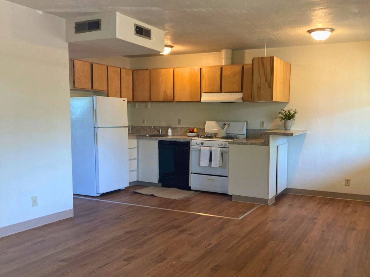 Apartment for rent at 2705 Oak St, Eugene, OR 97405