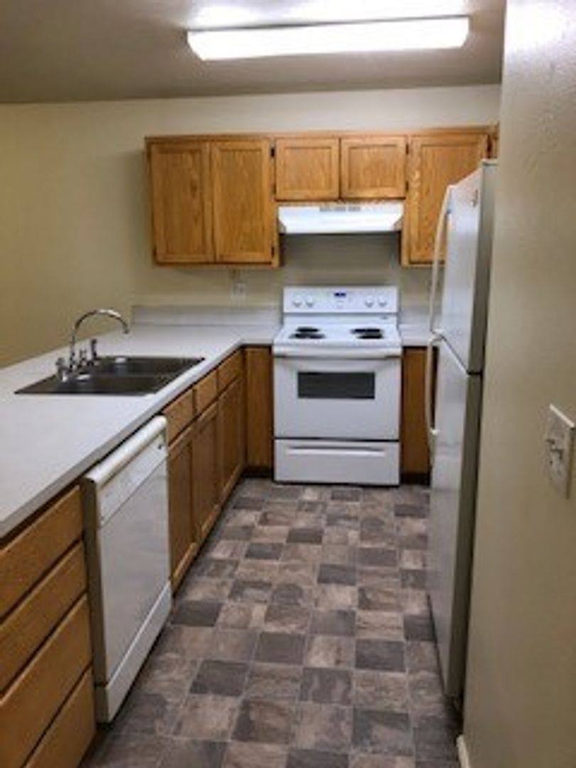 Townhouse for rent at 2609 S Cloverleaf Loop, Springfield, OR 97477
