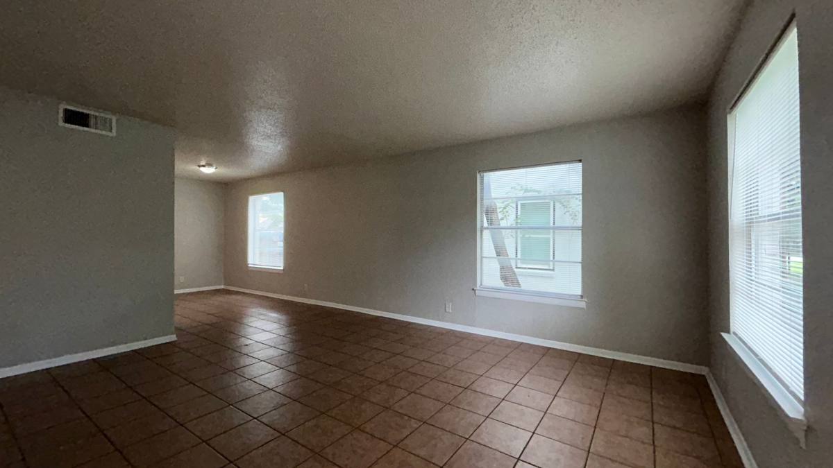 Townhouse for rent at 3211 Rogers Ave, Fort Worth, TX 76109