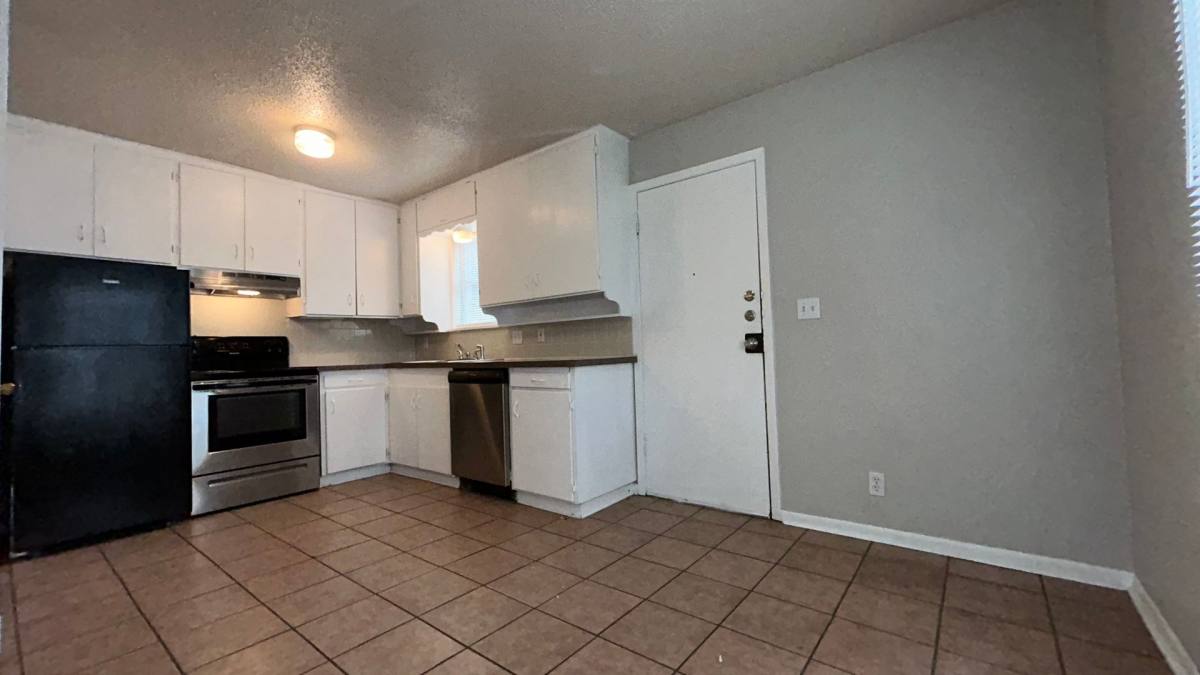 Townhouse for rent at 3211 Rogers Ave, Fort Worth, TX 76109
