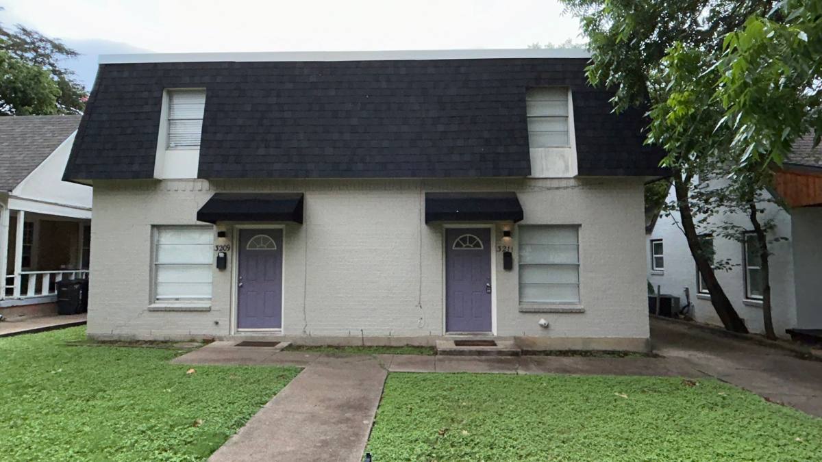 Townhouse for rent at 3211 Rogers Ave, Fort Worth, TX 76109