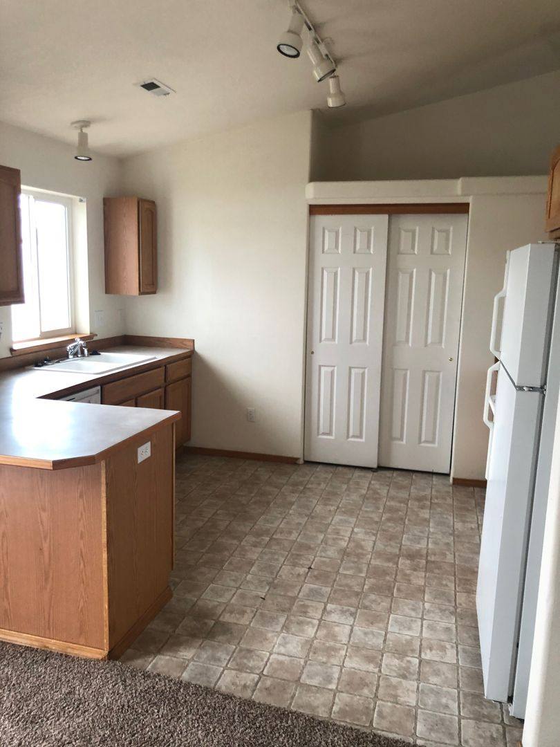 House for rent at 7820 Three Rivers Dr, Pasco, WA 99301