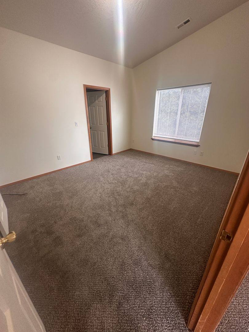 House for rent at 7820 Three Rivers Dr, Pasco, WA 99301