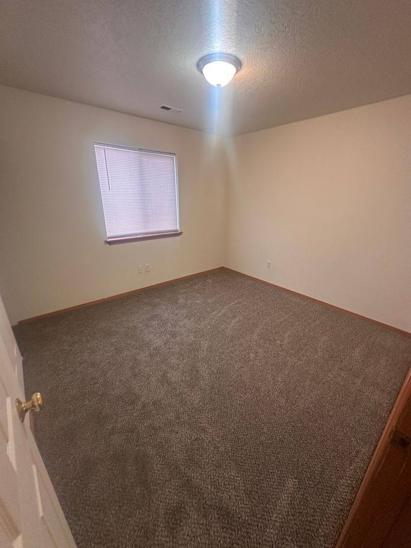 House for rent at 7820 Three Rivers Dr, Pasco, WA 99301