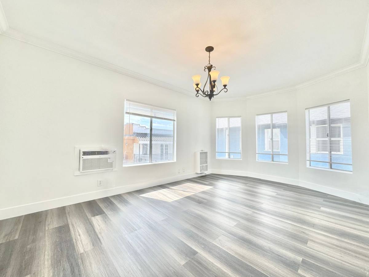 Apartment for rent at 1444 W 28th St, Los Angeles, CA 90007