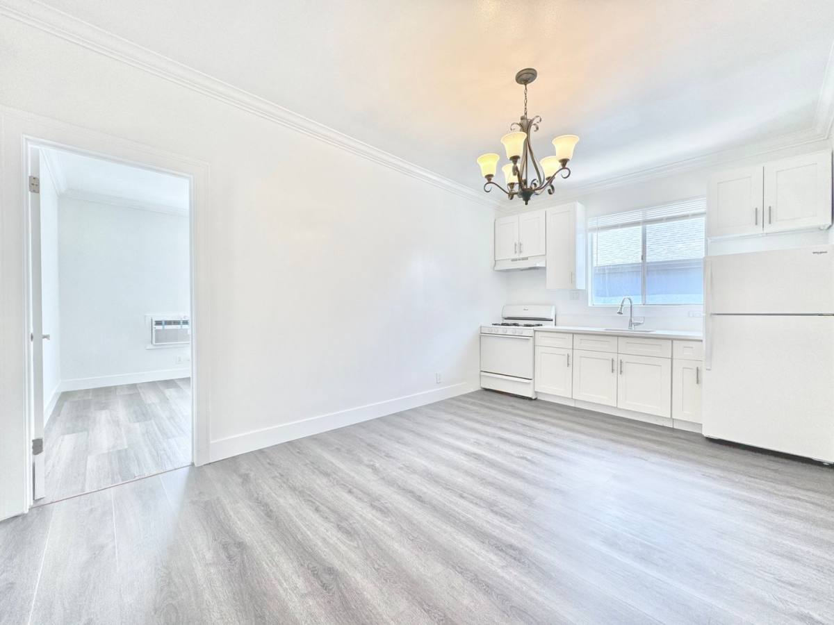 Apartment for rent at 1444 W 28th St, Los Angeles, CA 90007