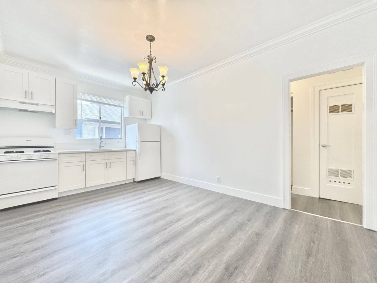 Apartment for rent at 1444 W 28th St, Los Angeles, CA 90007