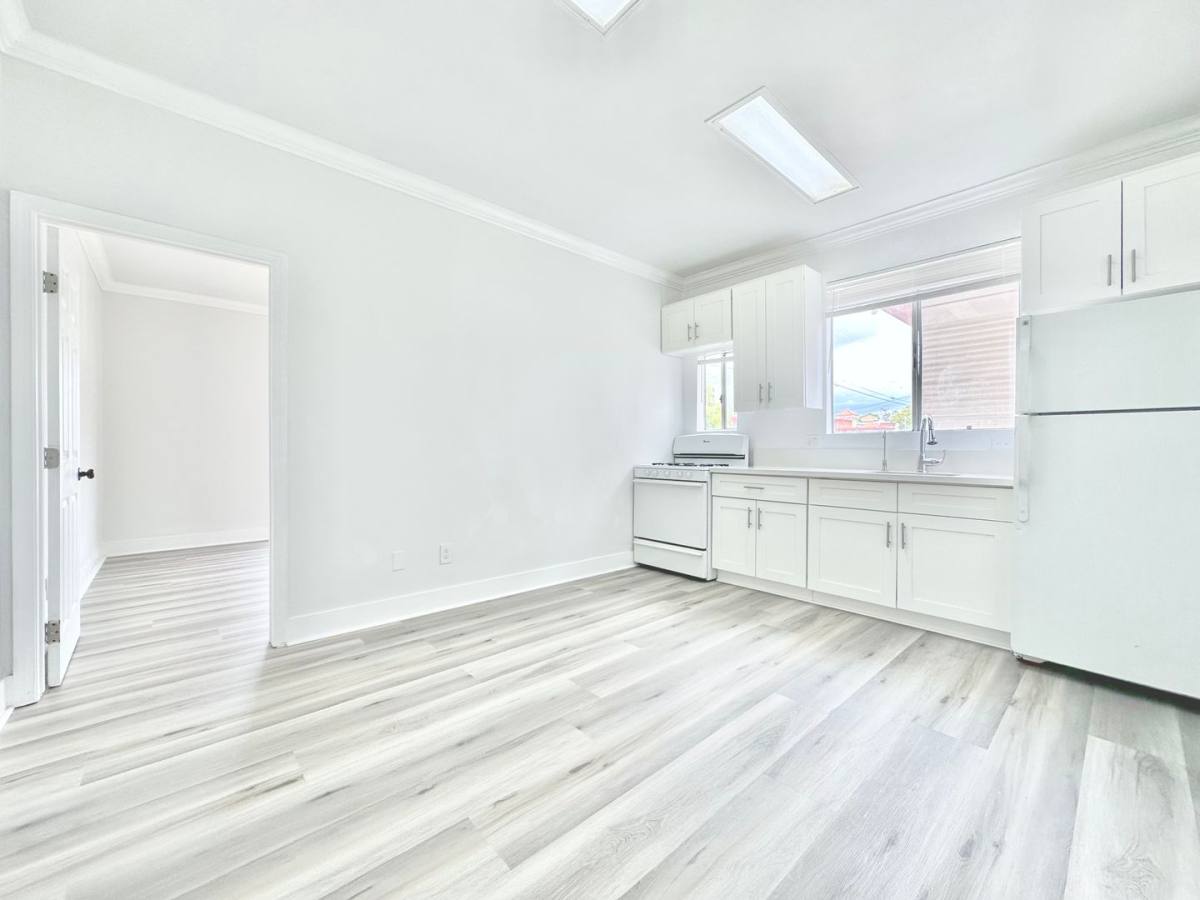 Apartment for rent at 1444 W 28th St, Los Angeles, CA 90007