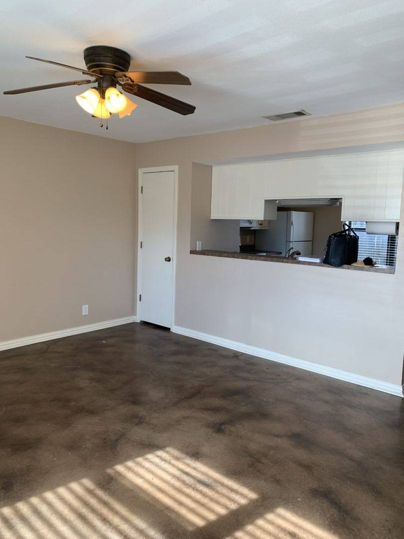 Townhouse for rent at 716 W Mulberry St, Denton, TX 76201