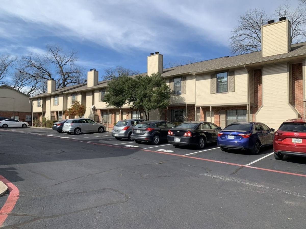 Townhouse for rent at 716 W Mulberry St, Denton, TX 76201