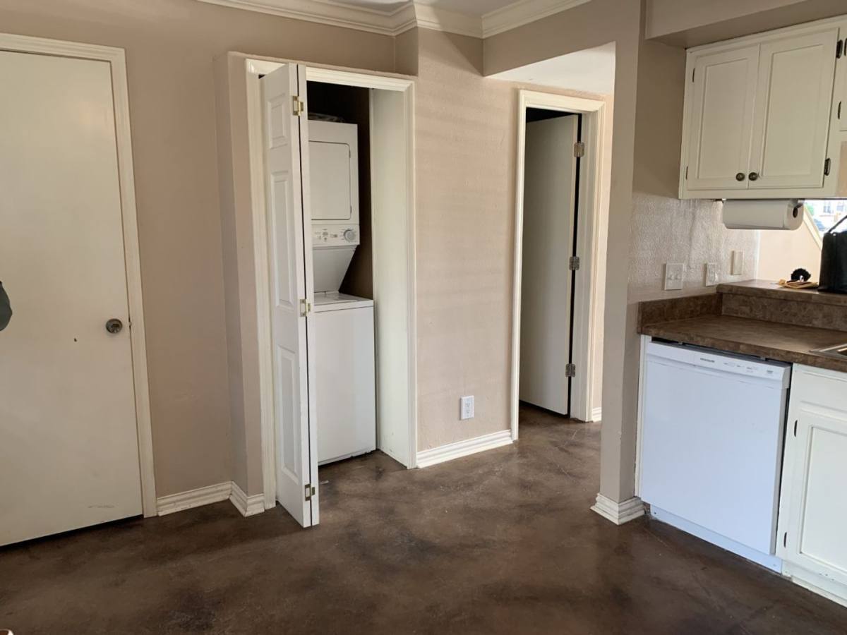 Townhouse for rent at 716 W Mulberry St, Denton, TX 76201