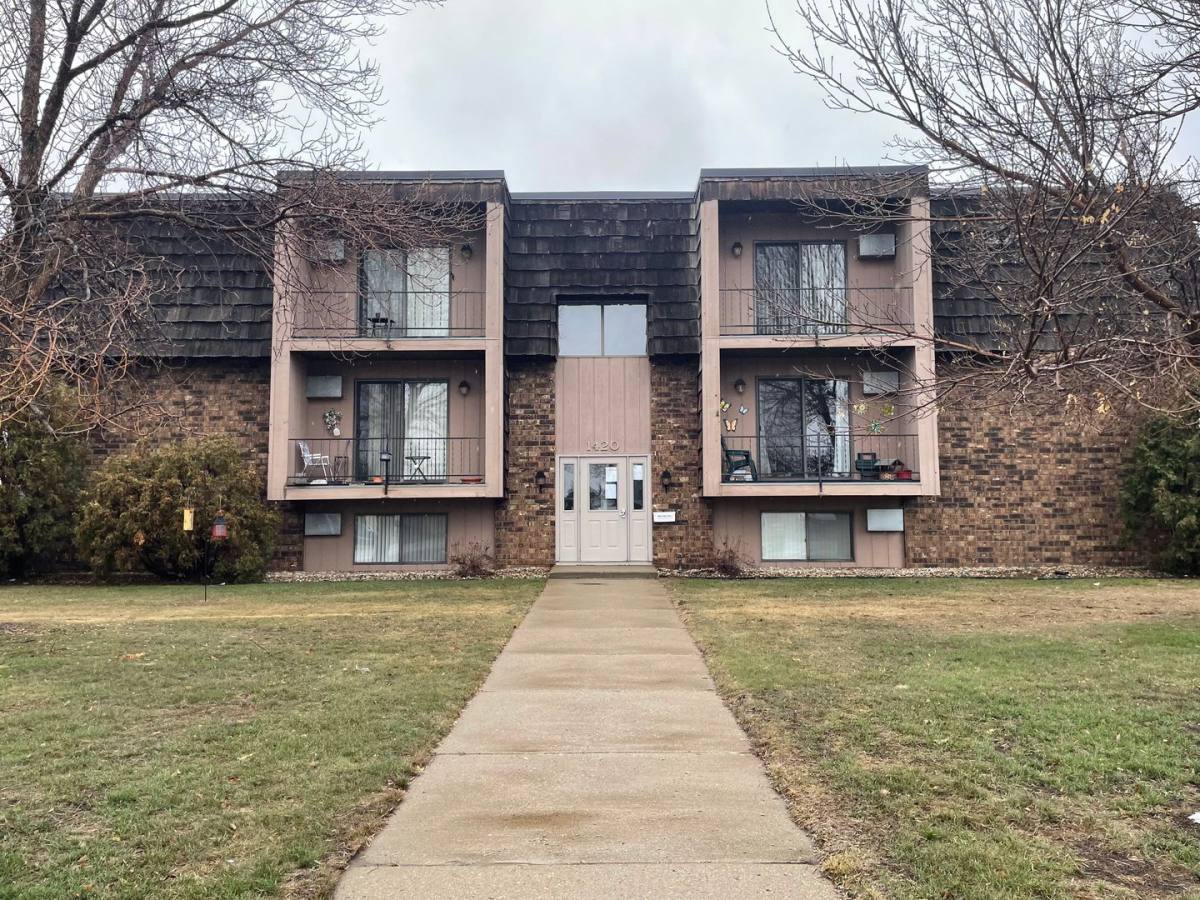 Apartment for rent at 1420 32nd Ave SW, Minot, ND 58701