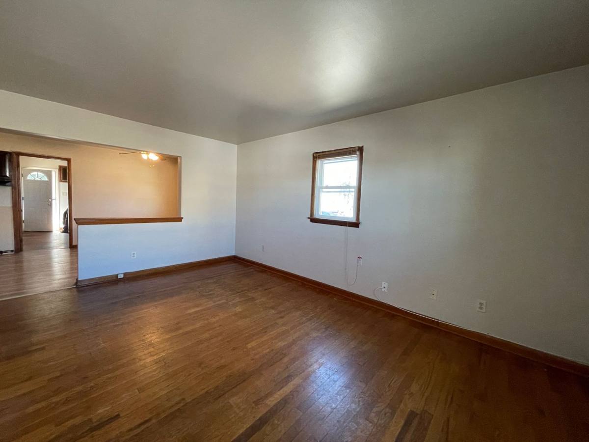 Apartment for rent at 521 E Broad St, Millville, NJ 08332