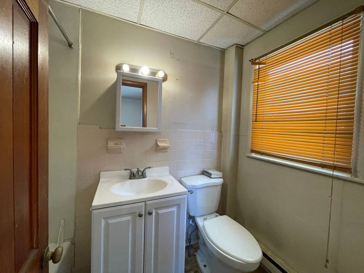 Apartment for rent at 521 E Broad St, Millville, NJ 08332